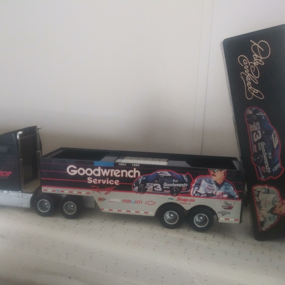 Dale Earnhardt 18 Wheeler phone